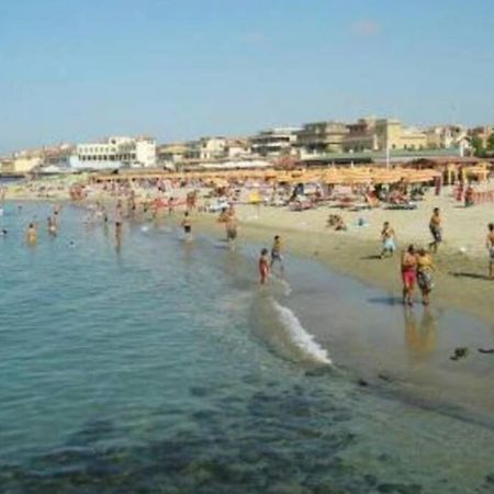 Cosy Studio Flat On The Seaside Apartamento Lido di Ostia Exterior foto